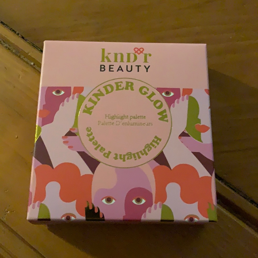 KNDR Beauty Highlighter Palette